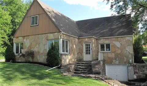 4719 Cottage Rd, Royalton, NY 14067