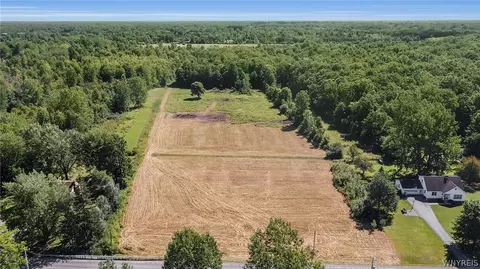 8485 Goodrich Rd E, Clarence, NY 14031