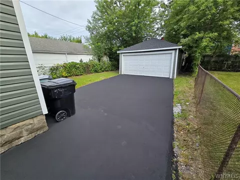 Exterior - 87 Eiseman Ave, Buffalo, NY 14217 photo 3 of 5