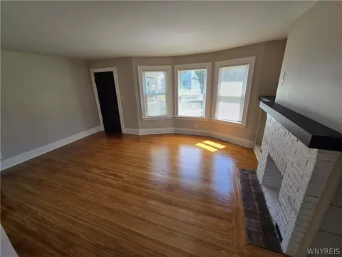 Living - 87 Eiseman Ave, Buffalo, NY 14217 photo 7 of 9