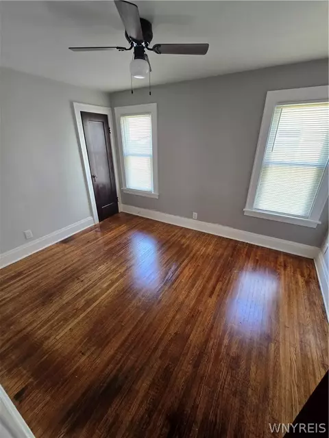 Bedroom - 87 Eiseman Ave, Buffalo, NY 14217 photo 3 of 5