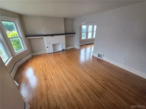 Living - 87 Eiseman Ave, Buffalo, NY 14217 photo 5 of 9
