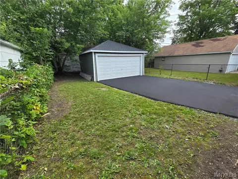 Exterior - 87 Eiseman Ave, Buffalo, NY 14217 photo 4 of 5