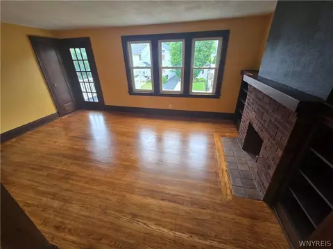 Living - 87 Eiseman Ave, Buffalo, NY 14217 photo 1 of 9