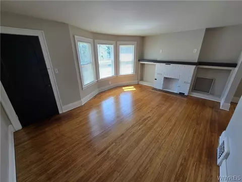 Living - 87 Eiseman Ave, Buffalo, NY 14217 photo 6 of 9
