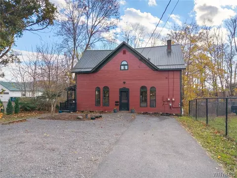 17 Walnut St, Otsego, NY 13326
