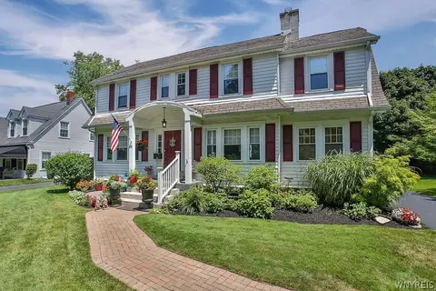 26 Monroe Dr, Amherst, NY 14221