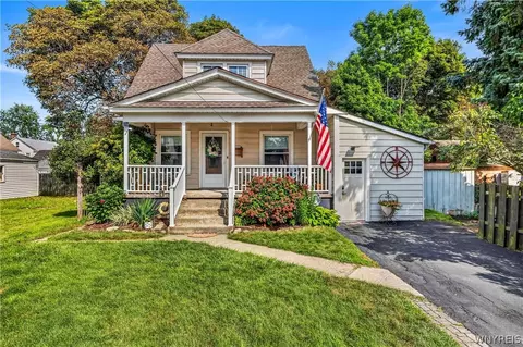 4017 Washington St, Niagara Falls, NY 14305