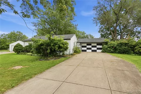 22 Cornell Ct, Tonawanda, NY 14150