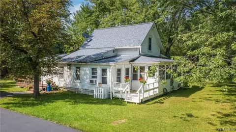 2640 Love Rd, Grand Island, NY 14072