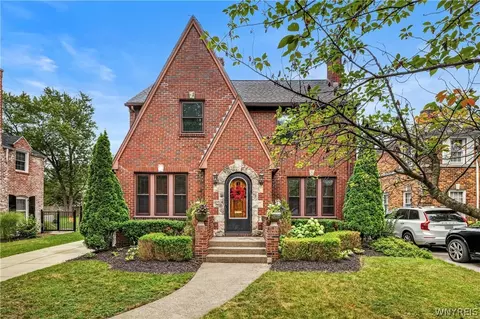 212 Brantwood Rd, Amherst, NY 14226
