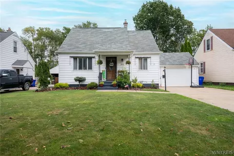 253 Kirkwood Dr, West Seneca, NY 14224