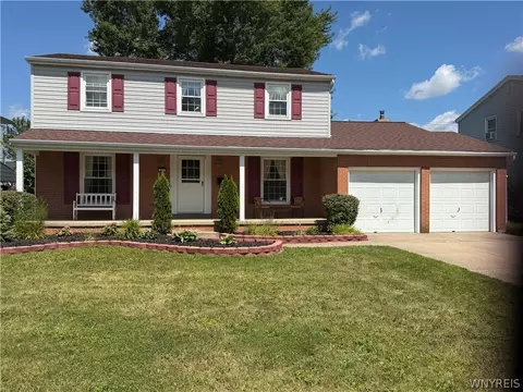 64 Robin Hill Dr, Amherst, NY 14221