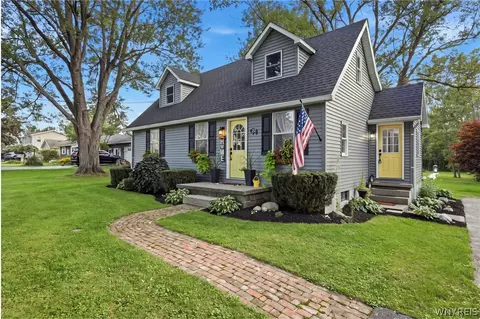212 Schwartz Rd, Lancaster, NY 14086