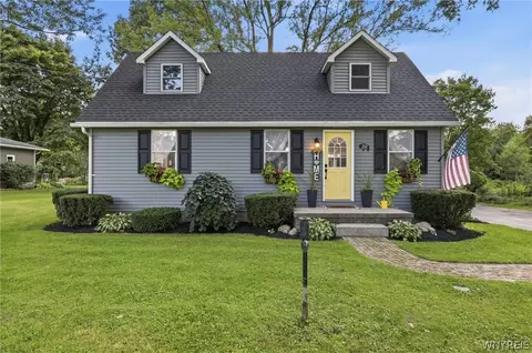 212 Schwartz Rd, Lancaster, NY 14086