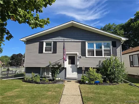 38 Colonial Dr, Tonawanda, NY 14150