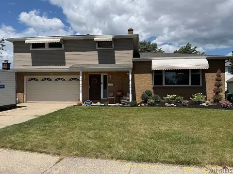 138 N Creek Dr, Cheektowaga, NY 14225