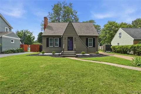 329 Walton Dr, Amherst, NY 14226