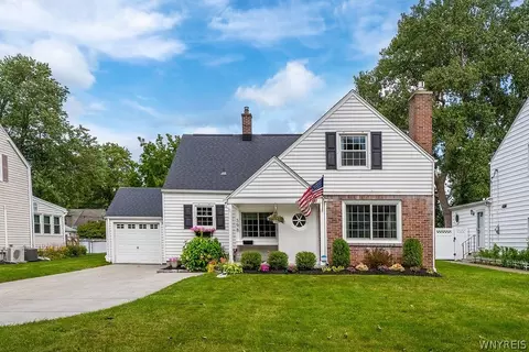 398 Darwin Dr, Amherst, NY 14226