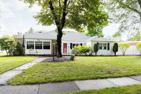420 Brantwood Rd, Amherst, NY 14226