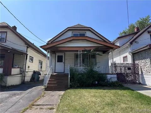 252 Roslyn St, Buffalo, NY 14215