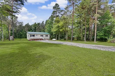 8621 Tug Hill Rd, Machias, NY 14101