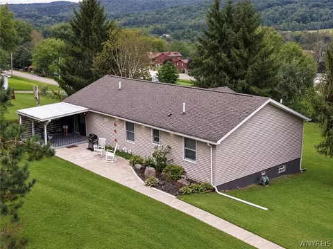 9661 Valley View Rd, Genesee, NY 14770