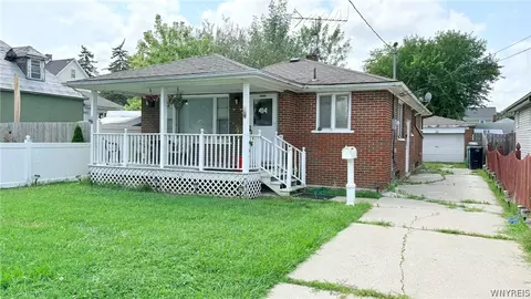 414 38th St, Niagara Falls, NY 14303