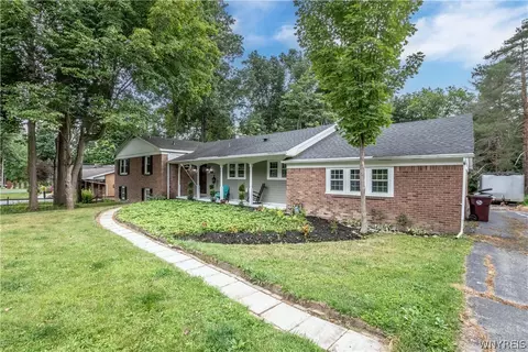 20 Nieman Dr, Orchard Park, NY 14127