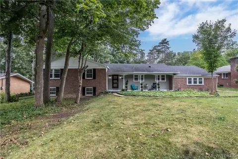 20 Nieman Dr, Orchard Park, NY 14127
