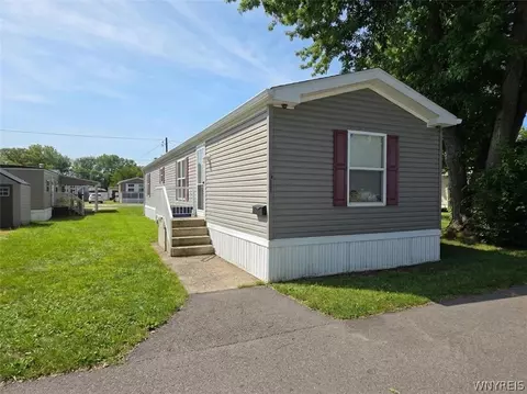 611 C St, Niagara, NY 14304