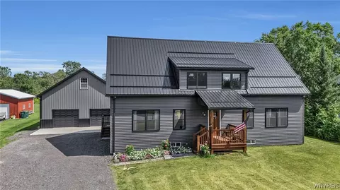 6455 Salt Rd, Clarence, NY 14031