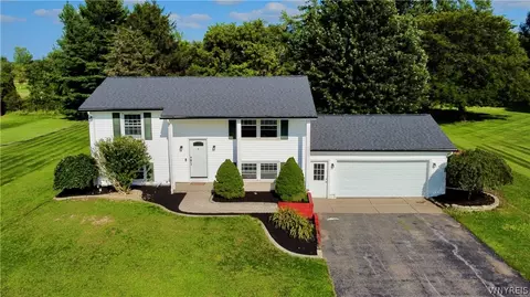 5057 Gasport Rd, Royalton, NY 14067