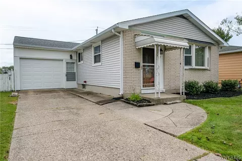 127 Madaline Ln, Depew, NY 14043