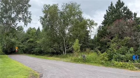 400 Glengrove Rd, Porter, NY 14174