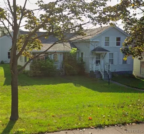 69 S Main St, Royalton, NY 14105