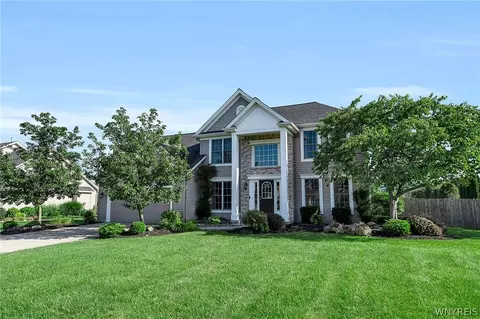 3856 Ontario Dr, Wheatfield, NY 14120