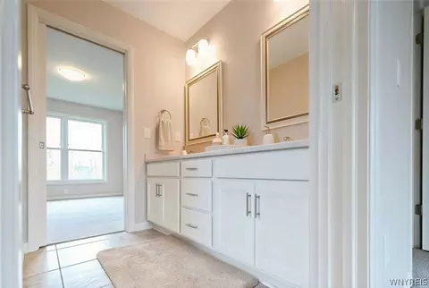 Entry Way - 98 Peppermint Rd, Lancaster, NY 14086 photo 8 of 10