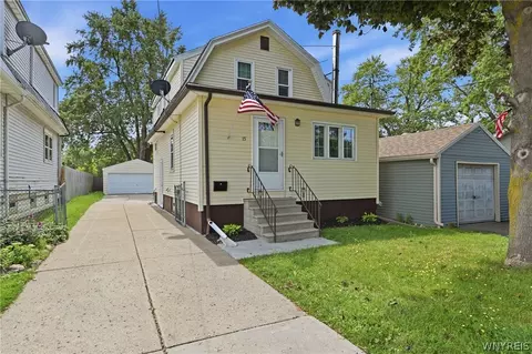 15 Southcrest Ave, Cheektowaga, NY 14225