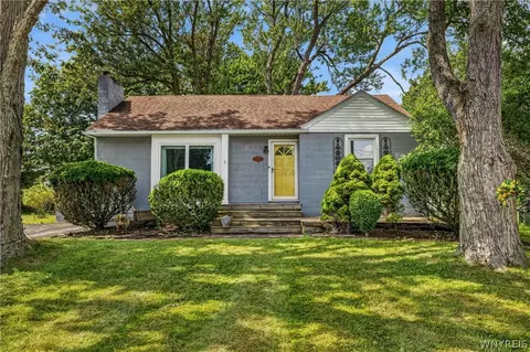 152 N Autumn St, Amherst, NY 14221