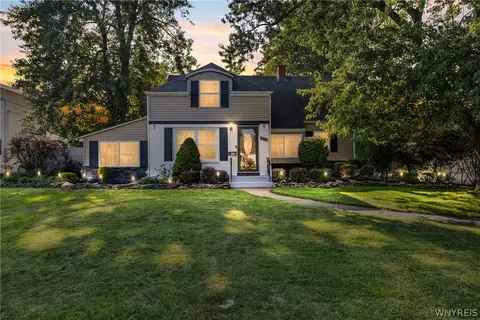 385 Walton Dr, Amherst, NY 14226