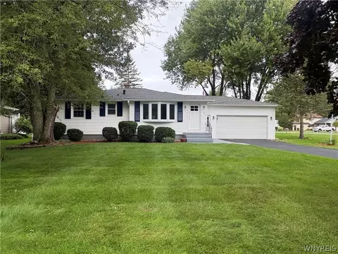 7384 Nash Rd, Wheatfield, NY 14120
