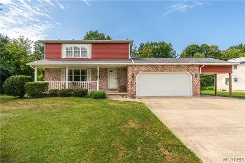 20 Glendale Ter, Orchard Park, NY 14127