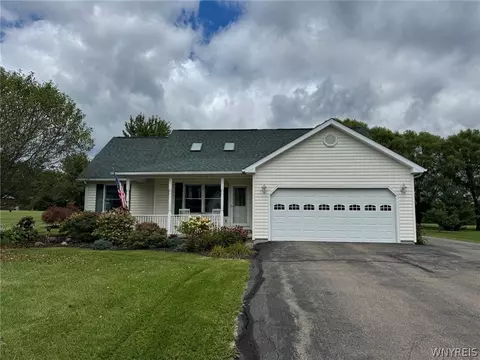 8 Melodee Ln, Nunda, NY 14517