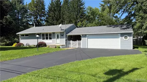 518 Oak St, Porter, NY 14174