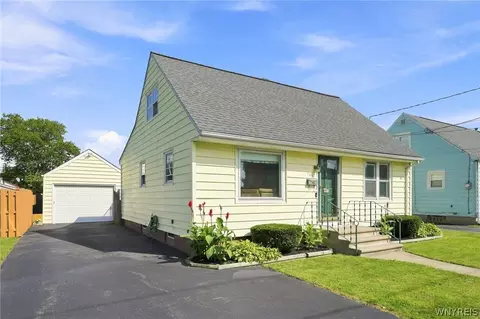263 68th St, Niagara Falls, NY 14304