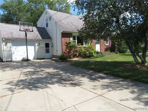 351 Charlotte Ave, Hamburg, NY 14075
