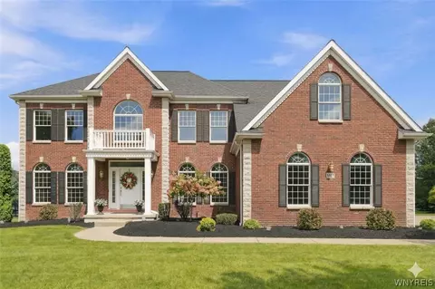 8817 Stonebriar Dr, Clarence Center, NY 14032