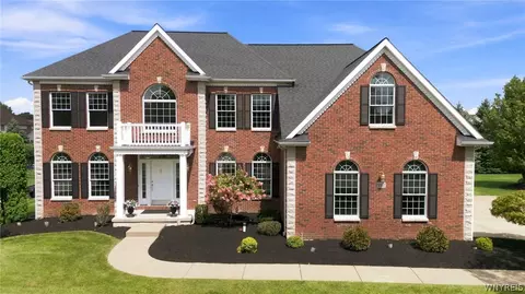 8817 Stonebriar Dr, Clarence Center, NY 14032