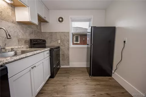 Kitchen - 56 Eiss Pl, Amherst, NY 14226 photo 2 of 5